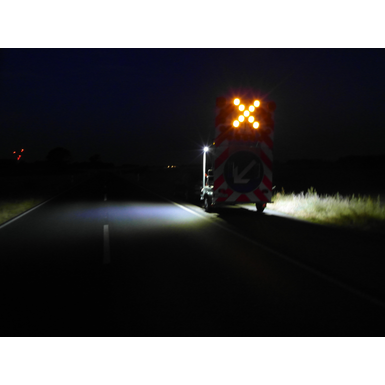 2 LED luči z 1100 lumni